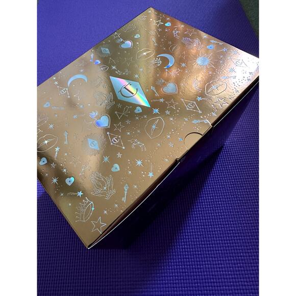 2025 CHARLOTTE TILBURY Advent Calendar TREASURE CHEST OF BEAUTY NEW - Picture 1 of 6